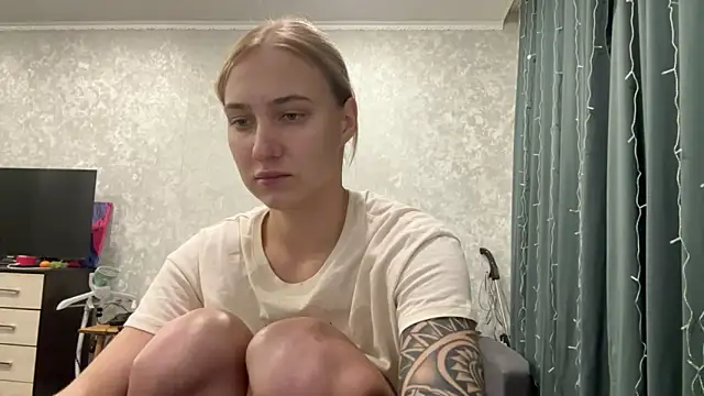 AnneBall online show from December 26, 1:21 pm