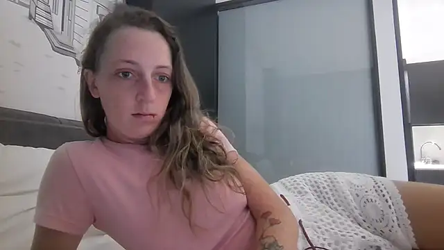 Snapshot of SweetSexySub chatting on October 17, 7:11 am SweetSexySub online show from October 17, 7:11 am