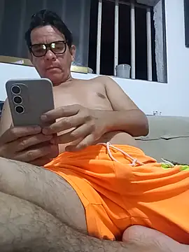 manuelmen211 online show from July 28, 4:41 am