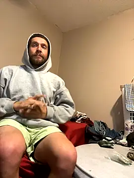 Snapshot of SmokingSloth chatting on November 18, 7:46 am SmokingSloth online show from November 18, 7:46 am