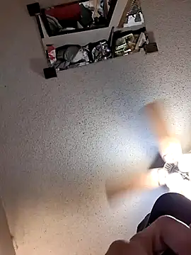 Snapshot of SmokingSloth chatting on February 20, 7:32 am SmokingSloth online show from February 20, 7:32 am