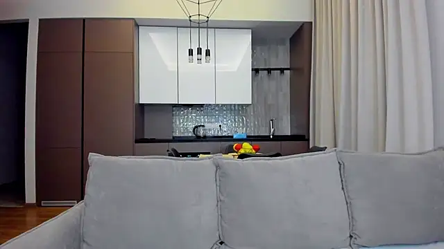 Snapshot of sexyangeloux chatting on January 5, 1:35 am sexyangeloux online show from January 5, 1:35 am