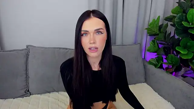 Snapshot of sexyangeloux chatting on March 18, 11:53 pm sexyangeloux online show from March 18, 11:53 pm