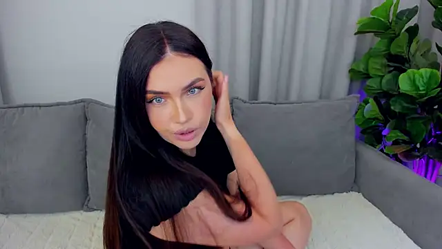 Snapshot of sexyangeloux chatting on August 7, 9:06 pm sexyangeloux online show from August 7, 9:06 pm