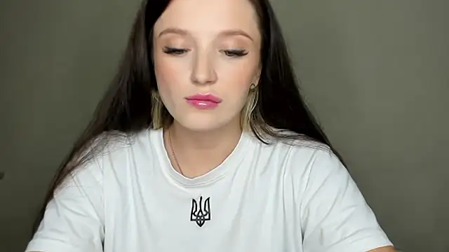 Snapshot of EvaaMillerr99 chatting on October 16, 11:44 am EvaaMillerr99 online show from October 16, 11:44 am