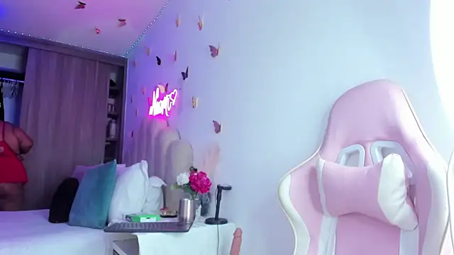 NaomiAsha online show from January 7, 1:46 pm