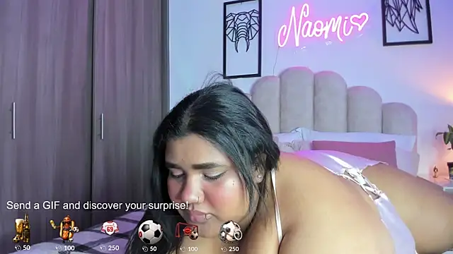 Snapshot of NaomiAsha chatting on June 13, 12:47 pm NaomiAsha online show from June 13, 12:47 pm