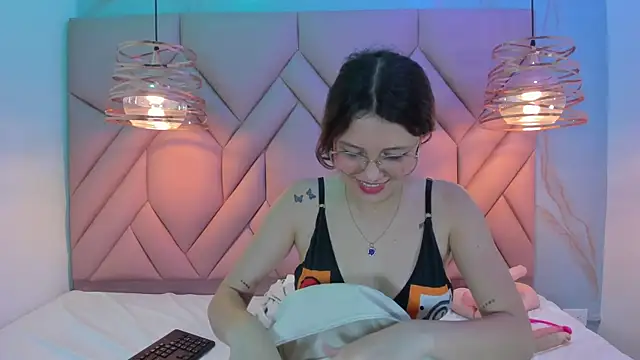 AngelaaCute  online show from January 18, 5:48 pm