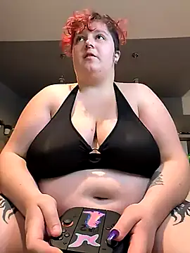 Snapshot of LadyRochester chatting on June 28, 1:17 pm LadyRochester online show from June 28, 1:17 pm