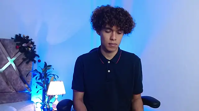 Snapshot of nickolas_moon chatting on December 14, 2:42 pm nickolas moon online show from December 14, 2:42 pm