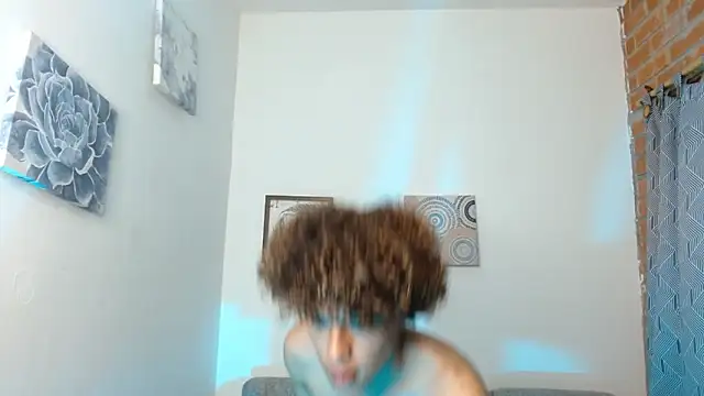 Snapshot of nickolas_moon chatting on January 14, 2:50 am nickolas moon online show from January 14, 2:50 am