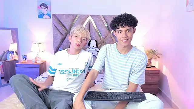 Snapshot of nickolas_moon chatting on February 12, 12:27 am nickolas moon online show from February 12, 12:27 am