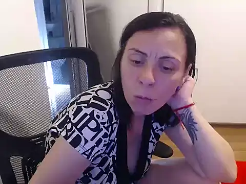 Snapshot of SweetAdela92 chatting on June 11, 8:40 pm SweetAdela92 online show from June 11, 8:40 pm