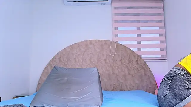 Snapshot of anisha_x chatting on July 3, 7:20 pm anisha x online show from July 3, 7:20 pm
