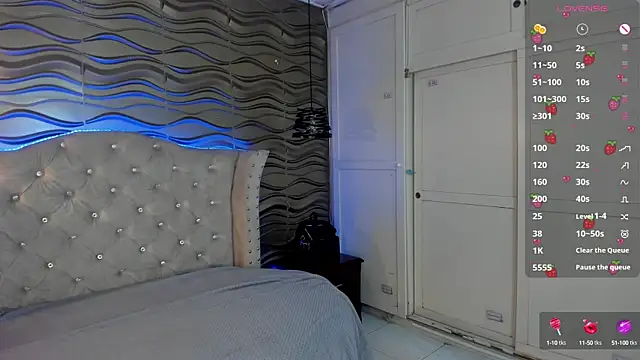 meraki fraise online show from January 24, 10:30 pm