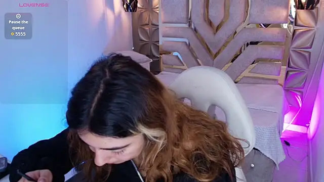 meraki fraise online show from October 3, 8:06 pm