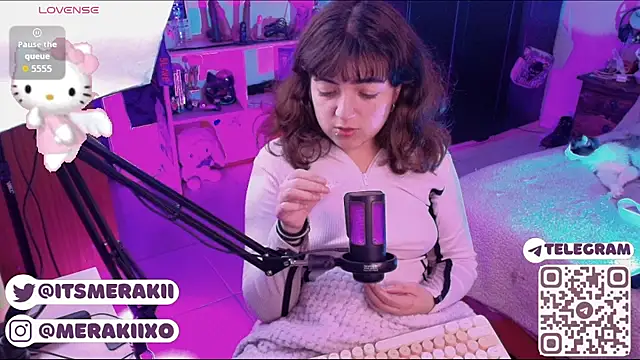 Snapshot of meraki_fraise chatting on April 30, 8:57 pm meraki fraise online show from April 30, 8:57 pm