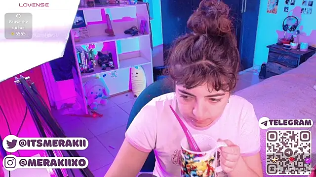 Snapshot of meraki_fraise chatting on May 5, 7:44 pm meraki fraise online show from May 5, 7:44 pm