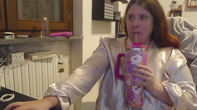 Snapshot of valerysexy chatting on November 12, 10:20 pm valerysexy online show from November 12, 10:20 pm