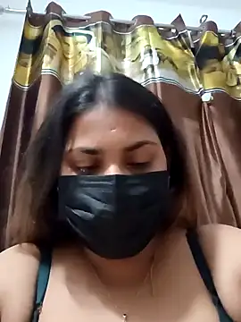 Hotmilfxox online show from December 28, 1:38 pm