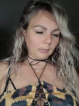 candy queeen online show from June 6, 3:55 am