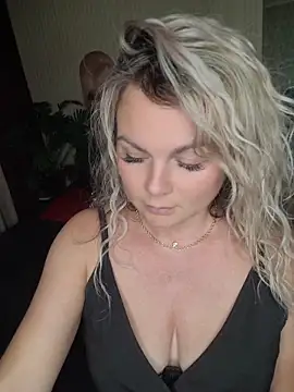 candy queeen online show from June 18, 1:48 pm