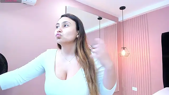 Snapshot of dulce_santamaria chatting on December 6, 10:30 pm dulce santamaria online show from December 6, 10:30 pm