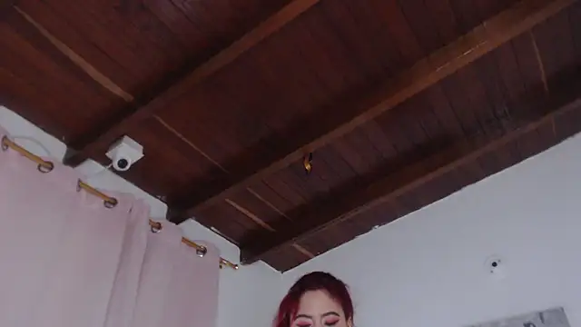 Snapshot of Amara_Red chatting on June 1, 11:12 am Amara Red online show from June 1, 11:12 am
