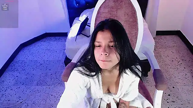 Snapshot of Zoee_babygirl chatting on December 10, 3:55 pm Zoee babygirl online show from December 10, 3:55 pm