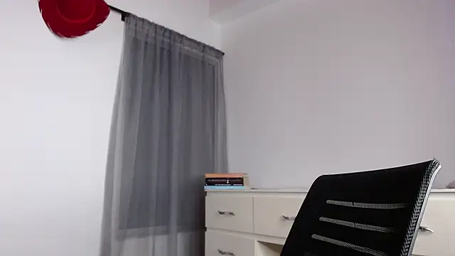 melody  bleir online show from March 7, 12:51 am