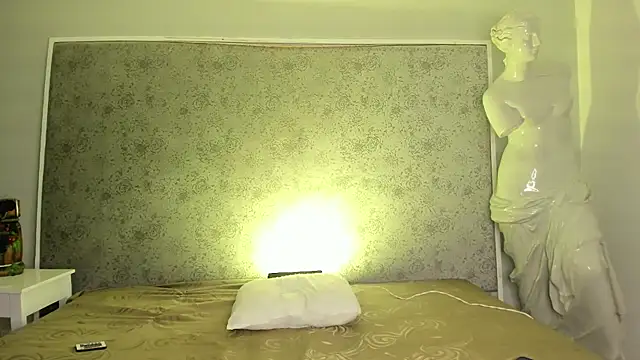 Ari sunshine  online show from September 18, 5:53 am