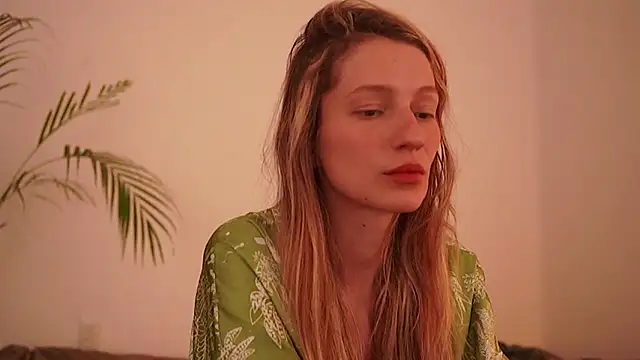 Snapshot of Stephany_talks chatting on February 3, 2:53 am Stephany talks online show from February 3, 2:53 am