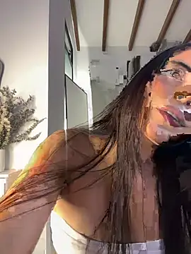 Snapshot of __Alisson_ chatting on May 7, 1:00 am Alisson online show from May 7, 1:00 am