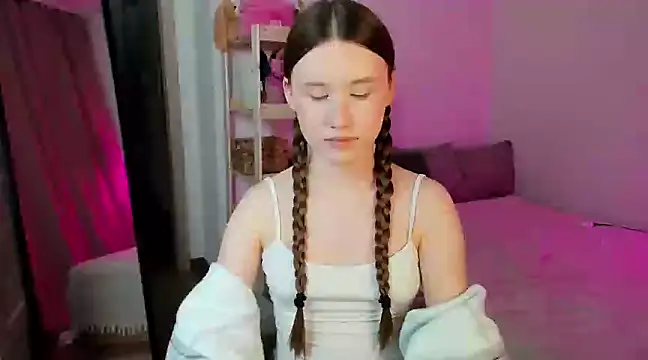 Stella Sunny online show from March 14, 10:27 pm