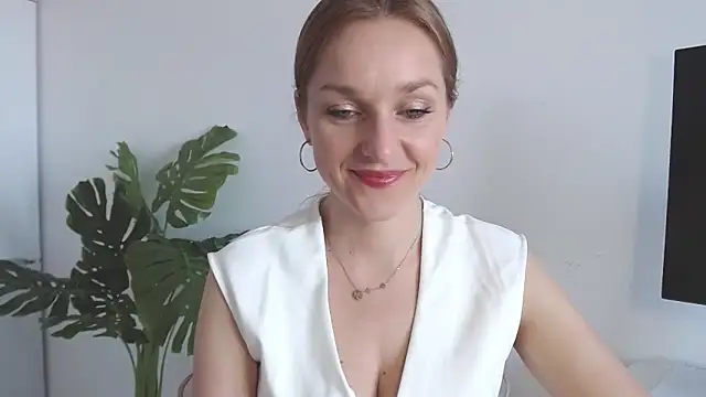 AliciaDesire online show from April 9, 6:41 am