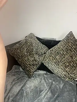 Snapshot of redxxxvixen chatting on June 7, 9:07 pm redxxxvixen online show from June 7, 9:07 pm