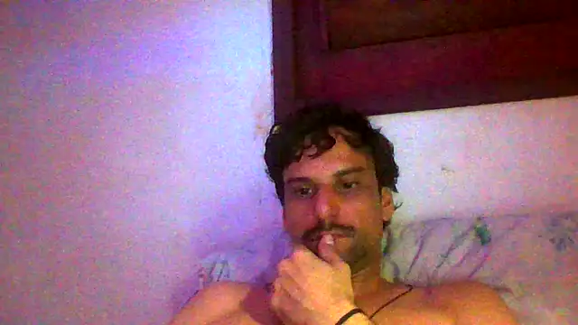 Snapshot of couplemilk chatting on April 8, 4:56 am couplemilk online show from April 8, 4:56 am