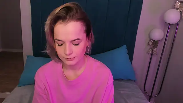 JessicaBeverly online show from March 18, 9:32 pm