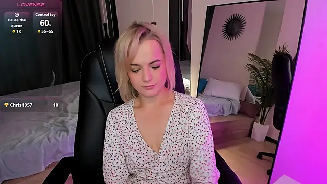 JessicaBeverly online show from September 15, 5:51 am