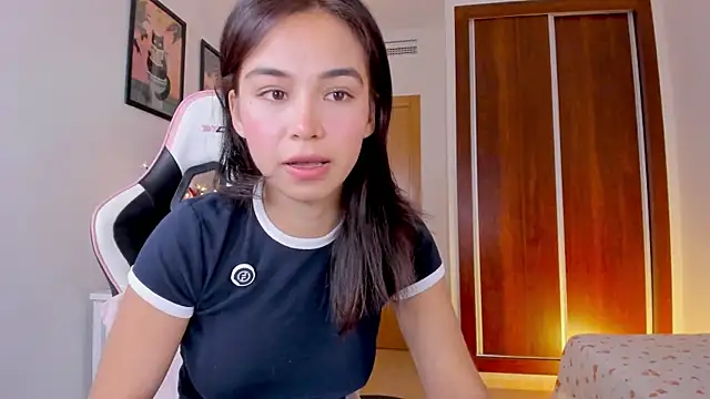 Adriennesexxx online show from November 11, 6:41 pm