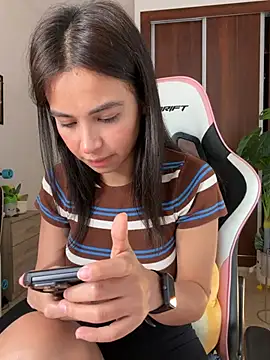 Snapshot of Adriennesexxx chatting on January 31, 10:19 pm Adriennesexxx online show from January 31, 10:19 pm