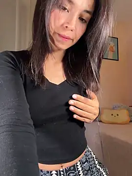 Snapshot of Adriennesexxx chatting on February 19, 6:04 pm Adriennesexxx online show from February 19, 6:04 pm