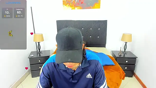 Snapshot of Brand_habes chatting on December 7, 4:03 pm Brand habes online show from December 7, 4:03 pm