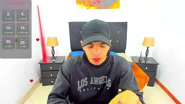 Snapshot of Brand_habes chatting on December 17, 1:38 pm Brand habes online show from December 17, 1:38 pm