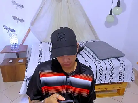 Snapshot of Brand_habes chatting on September 9, 2:05 pm Brand habes online show from September 9, 2:05 pm