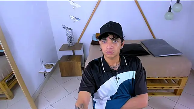 Snapshot of Brand_habes chatting on October 3, 2:03 pm Brand habes online show from October 3, 2:03 pm