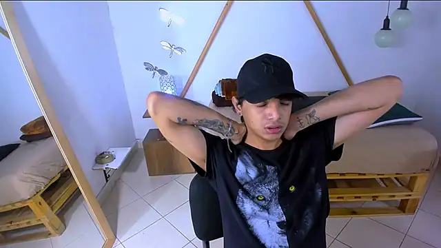 Snapshot of Brand_habes chatting on October 11, 9:57 pm Brand habes online show from October 11, 9:57 pm