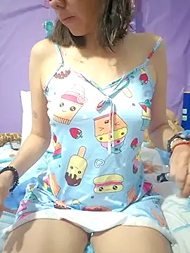 Snapshot of Lunababymylove chatting on June 10, 1:17 am Lunababymylove online show from June 10, 1:17 am