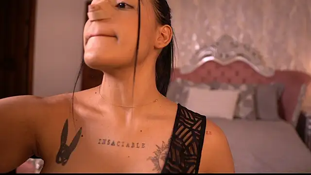 Snapshot of AngelineConnor chatting on October 29, 11:17 pm AngelineConnor online show from October 29, 11:17 pm