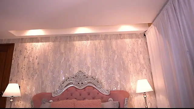 Snapshot of AngelineConnor chatting on February 1, 8:18 pm AngelineConnor online show from February 1, 8:18 pm